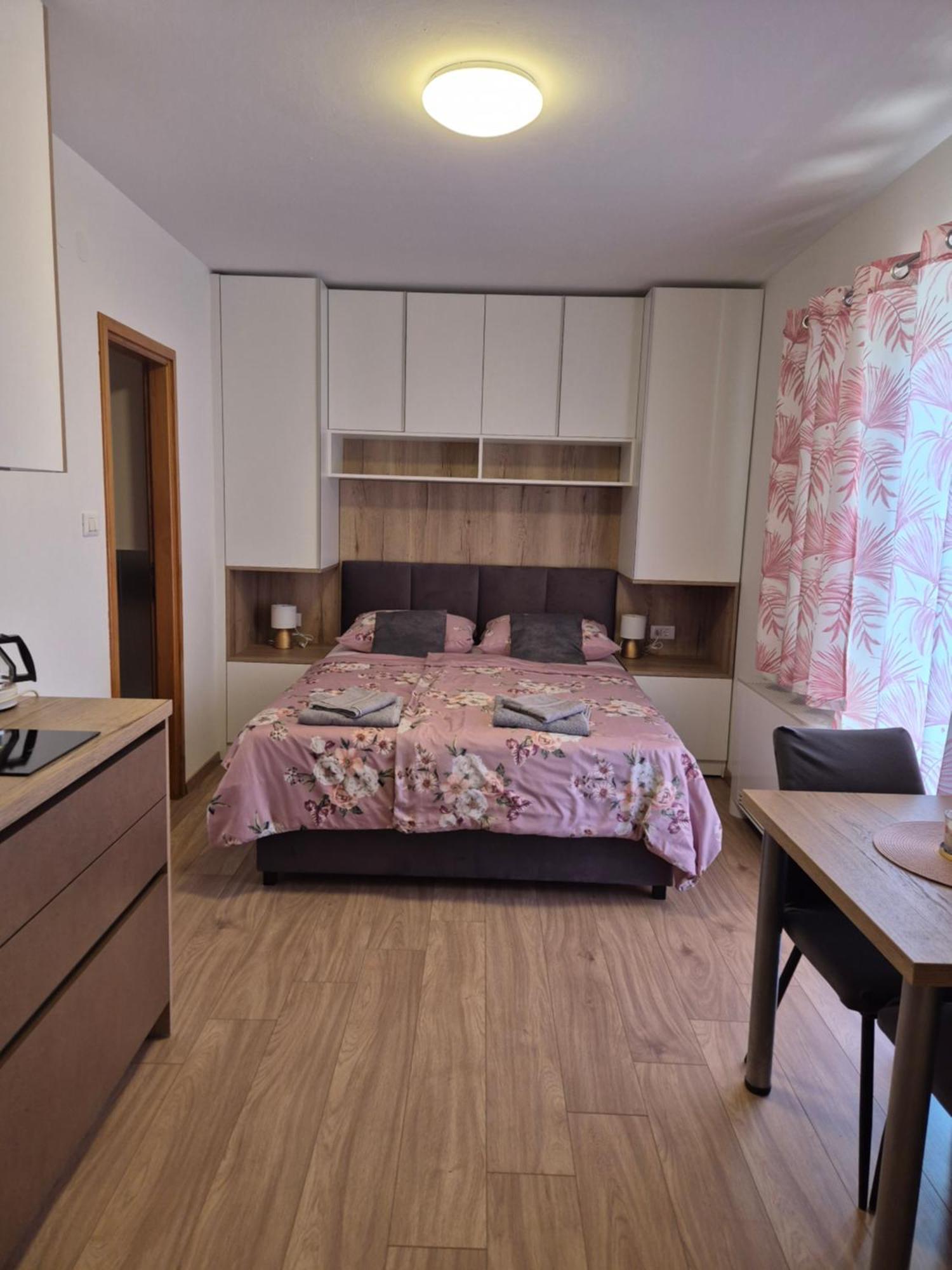 Apartments Petrovic Шіло Екстер'єр фото