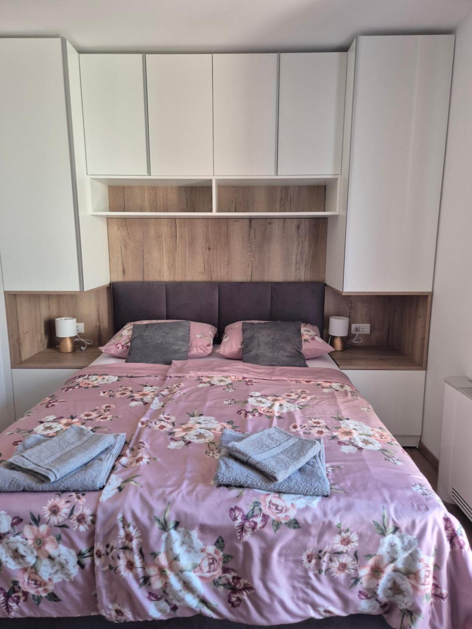 Apartments Petrovic Шіло Екстер'єр фото